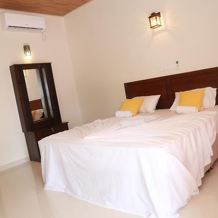 Serene Beach Hotel Dikwella Ngoại thất bức ảnh