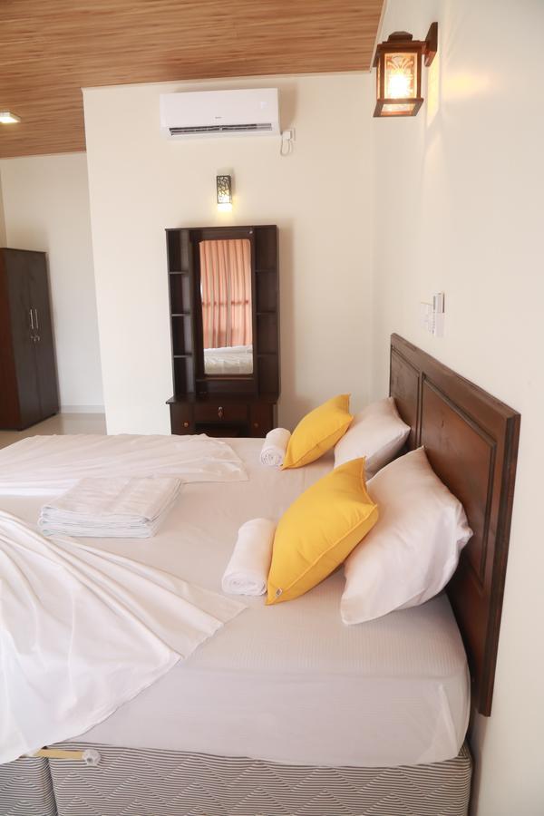 Serene Beach Hotel Dikwella Ngoại thất bức ảnh